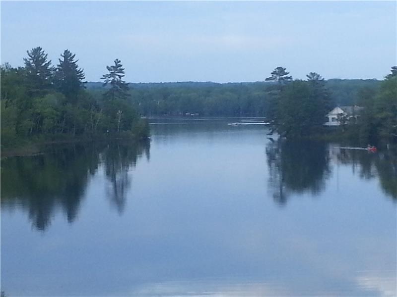 Luxury Lakehouse for 14 on 10 Acres Coboconk Cottage Rental PL