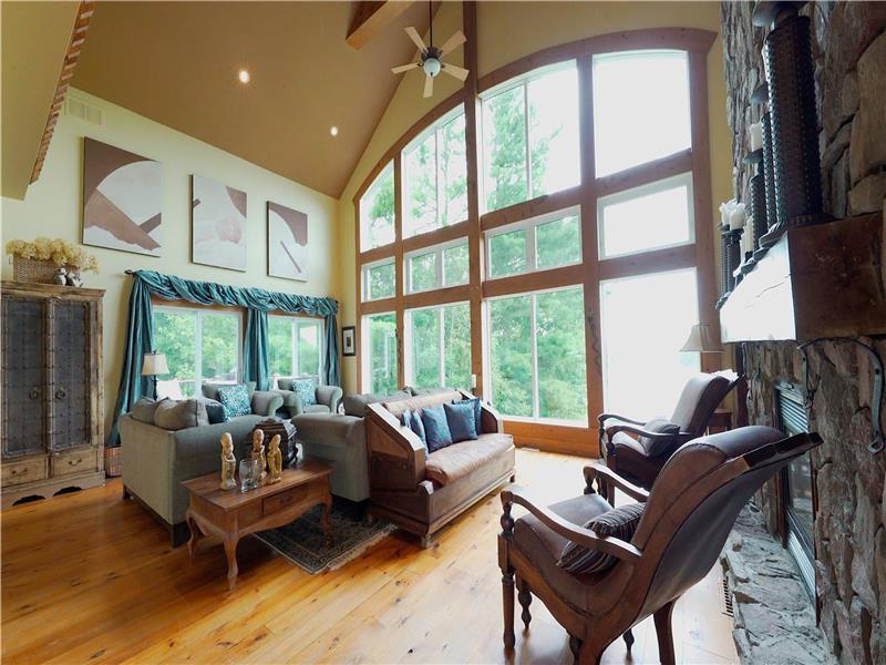 Luxury Lakehouse for 14 on 10 Acres Coboconk Cottage Rental PL32324 CottagesInCanada