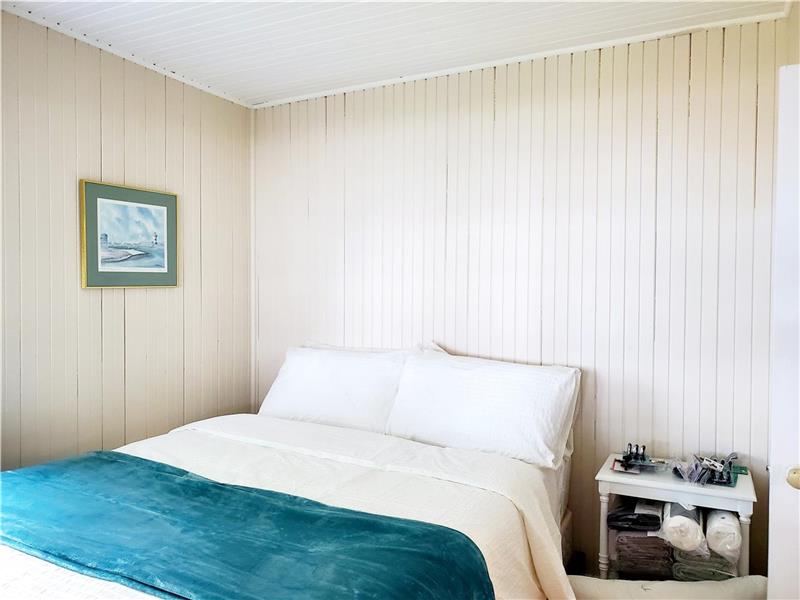 Beachfront Cottage in Constance Bay Ottawa Cottage Rental PL32461