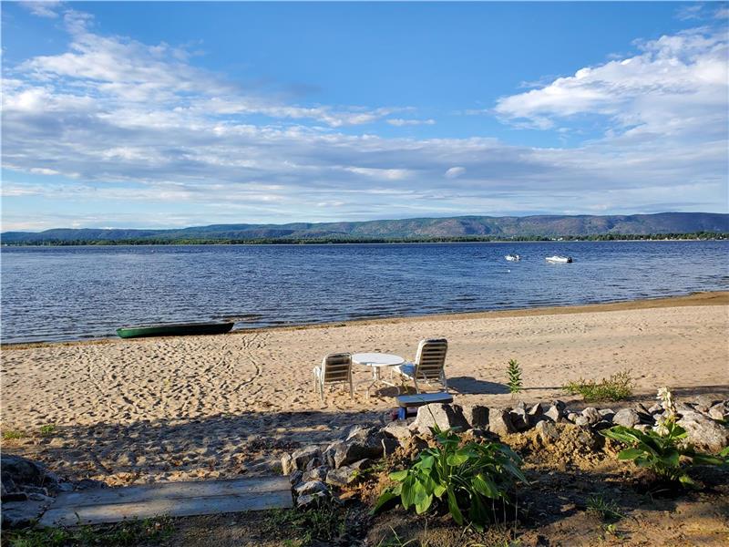 Beachfront Cottage in Constance Bay Ottawa Cottage Rental PL32461