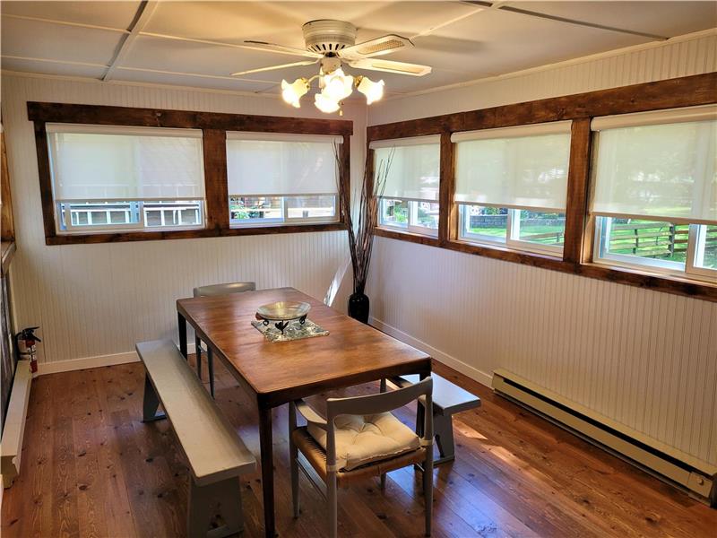 Beachfront Cottage in Constance Bay Ottawa Cottage Rental PL32461