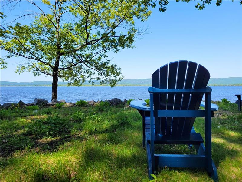 Beachfront Cottage in Constance Bay Ottawa Cottage Rental PL32461