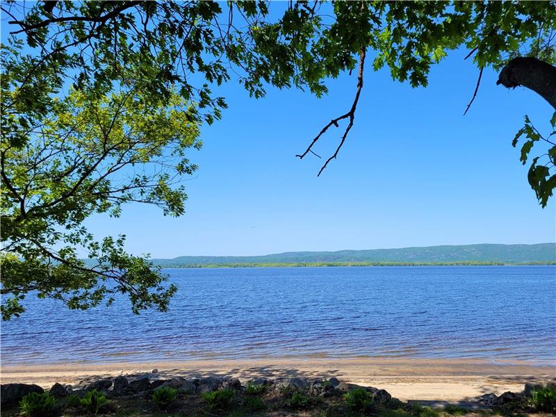 Beachfront Cottage in Constance Bay Ottawa Cottage Rental PL32461
