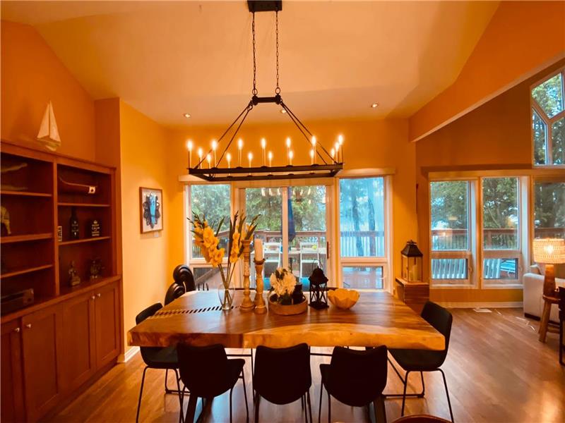 Beautiful lakefront luxury Cottage Port Severn Cottage Rental DI32473 CottagesInCanada Beautiful lakefront luxury Cottage Port Severn Cottage Rental DI32473 CottagesInCanada