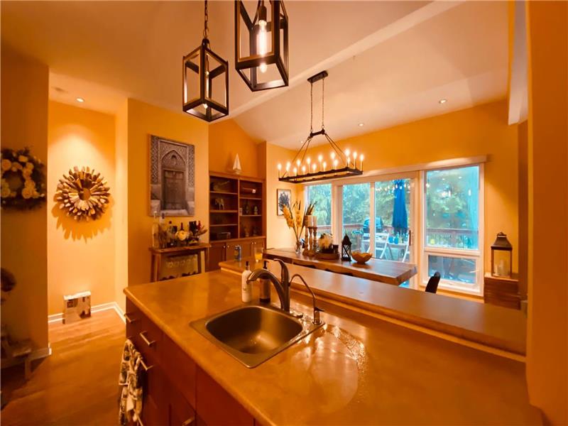 Beautiful lakefront luxury Cottage Port Severn Cottage Rental DI32473 CottagesInCanada