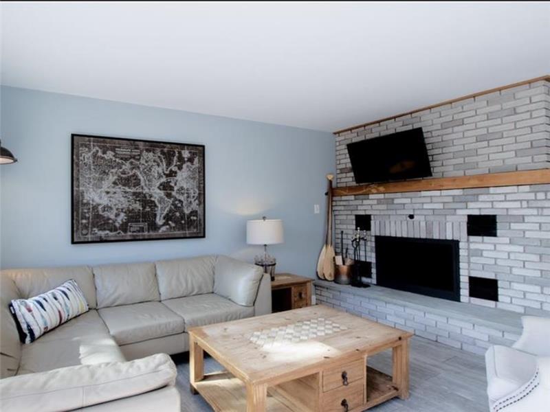 Sandy Bay 6 Bed Muskoka Beachfront Kilworthy Cottage Rental PL