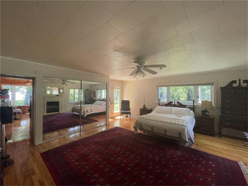 The Best of Both Worlds! Wheatley Cottage Rental GL32514