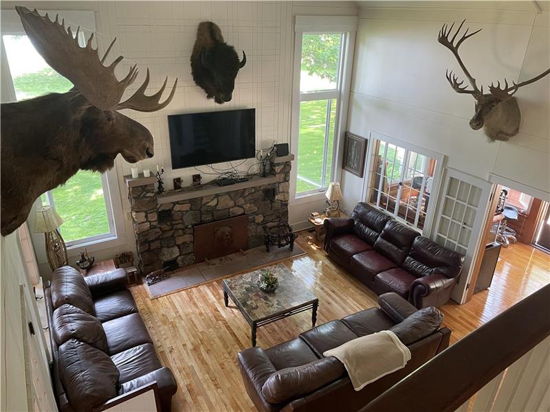 The Best of Both Worlds! Wheatley Cottage Rental GL32514