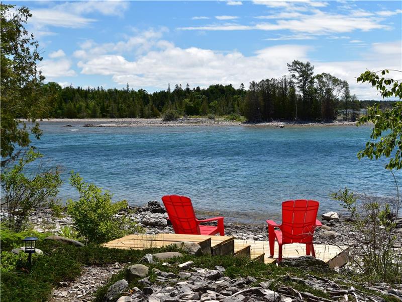TOBERMORY LAKE HURON WATERFRONT Tobermory Cottage Rental DI32530 CottagesInCanada