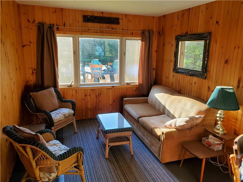 The Moffat Bristol Cottage Rental GL32561 CottagesInCanada