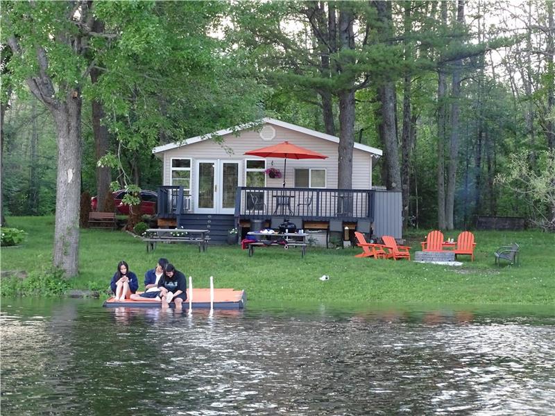 The KUBI Waterfront Cottage Calabogie Cottage Rental DI32591