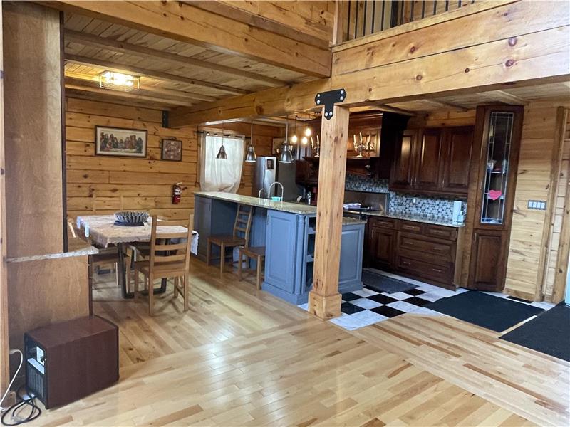 KABAYAN COTTAGE Burks Falls Cottage Rental GL32594 CottagesInCanada