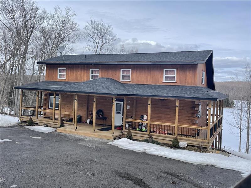 KABAYAN COTTAGE Burks Falls Cottage Rental GL32594 CottagesInCanada