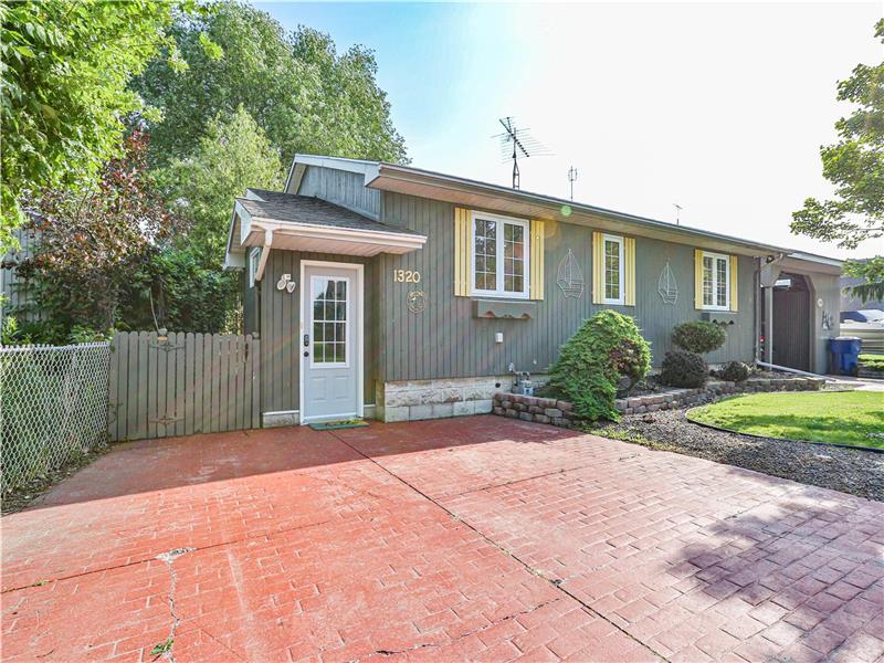 New Listing Bayside Lake House in Erieau Cottage Rental GL32597