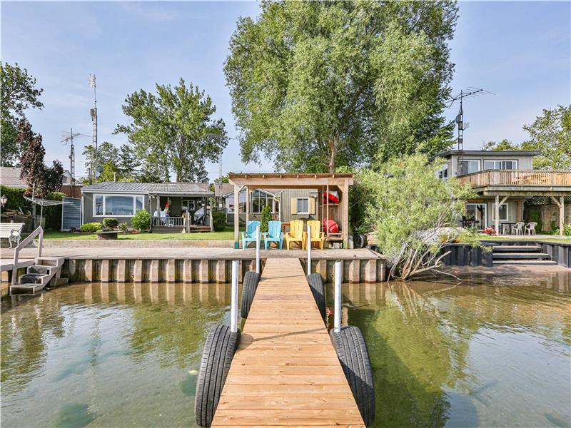 New Listing Bayside Lake House in Erieau Cottage Rental GL32597