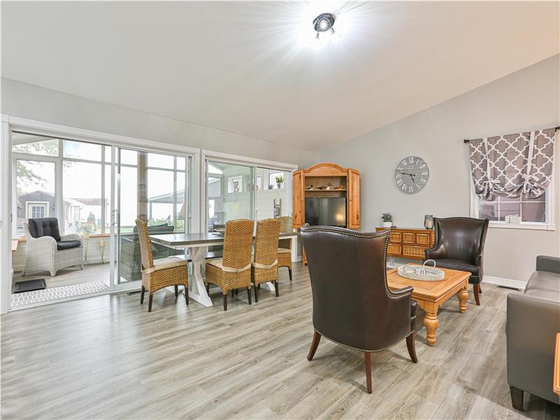 New Listing Bayside Lake House in Erieau Cottage Rental GL32597