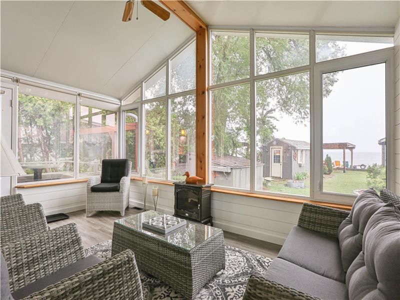 New Listing Bayside Lake House in Erieau Cottage Rental GL32597