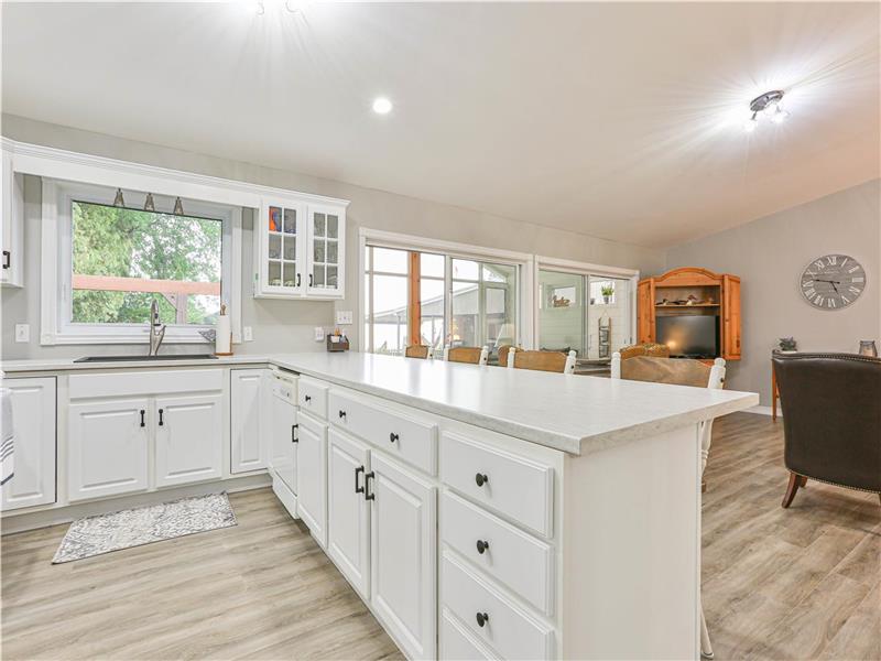 New Listing Bayside Lake House in Erieau Cottage Rental GL32597