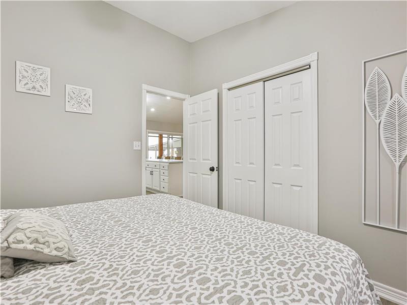 New Listing Bayside Lake House in Erieau Cottage Rental GL32597