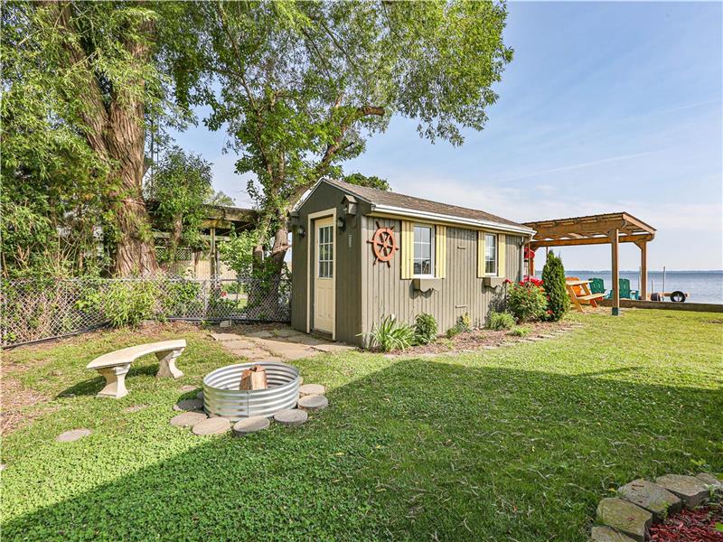 New Listing Bayside Lake House in Erieau Cottage Rental GL32597