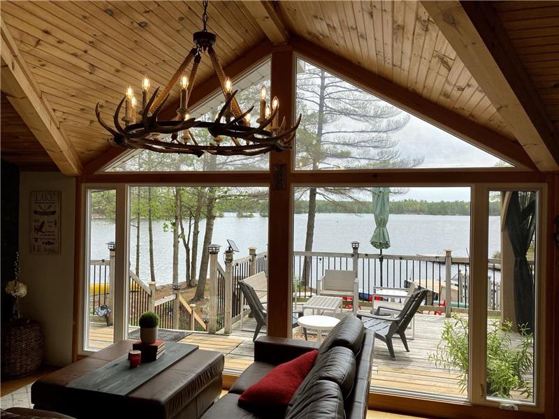 Cozy executive lakehouse on Big Buckhorn Cottage Rental GL32653