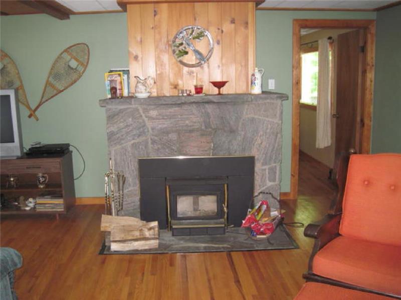 Waterfront cottage in Bracebridge Bracebridge Cottage Rental GL