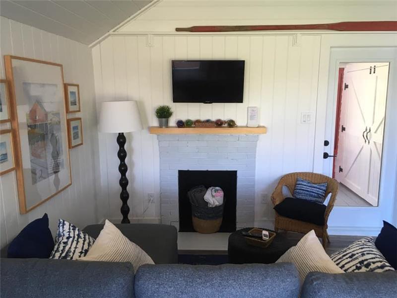 Alice's Cottage A Quiet & Cozy Shediac Bridge Cottage Rental GL