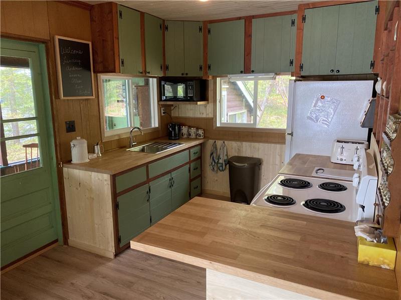 Go Home Lake water access cottage Bala Cottage Rental PL32785 CottagesInCanada