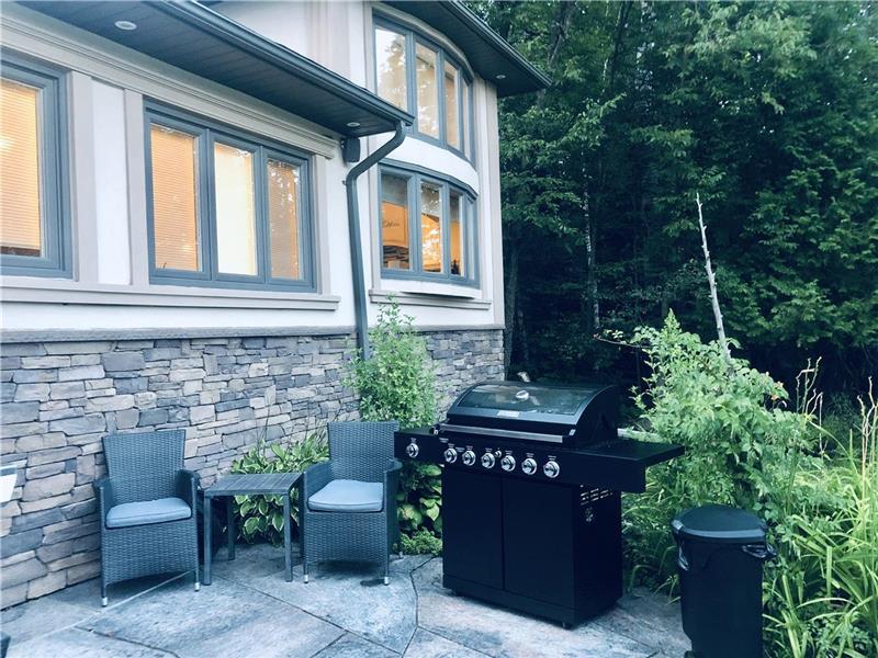 WATERFRONT PARADISE ( COTTAGE ) Minden Hills Cottage Rental DI32802 CottagesInCanada