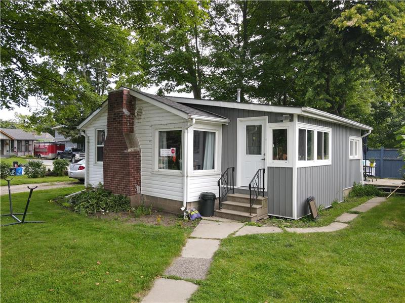 Paradise Shores Cottages unit 1 Port Dover Cottage Rental GL32897