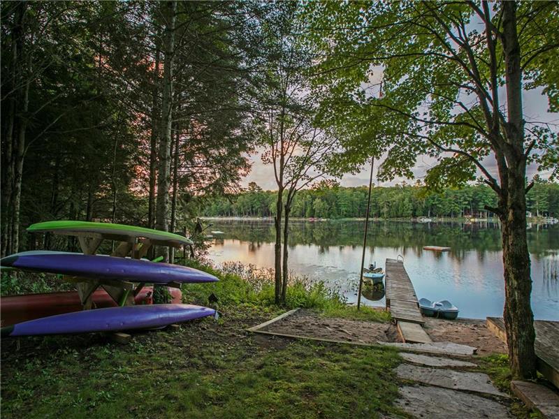 Beautiful waterfront cottage on Bracebridge Cottage Rental PL33002