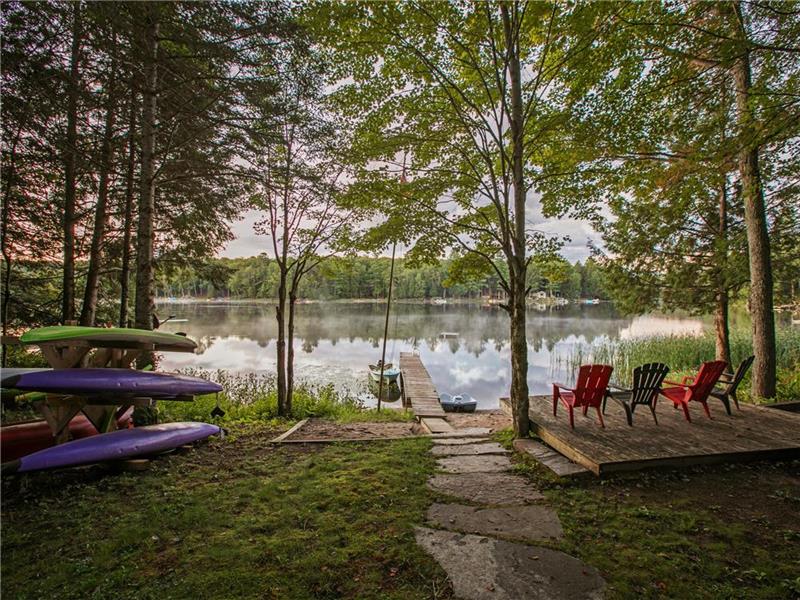 Beautiful waterfront cottage on Bracebridge Cottage Rental PL33002
