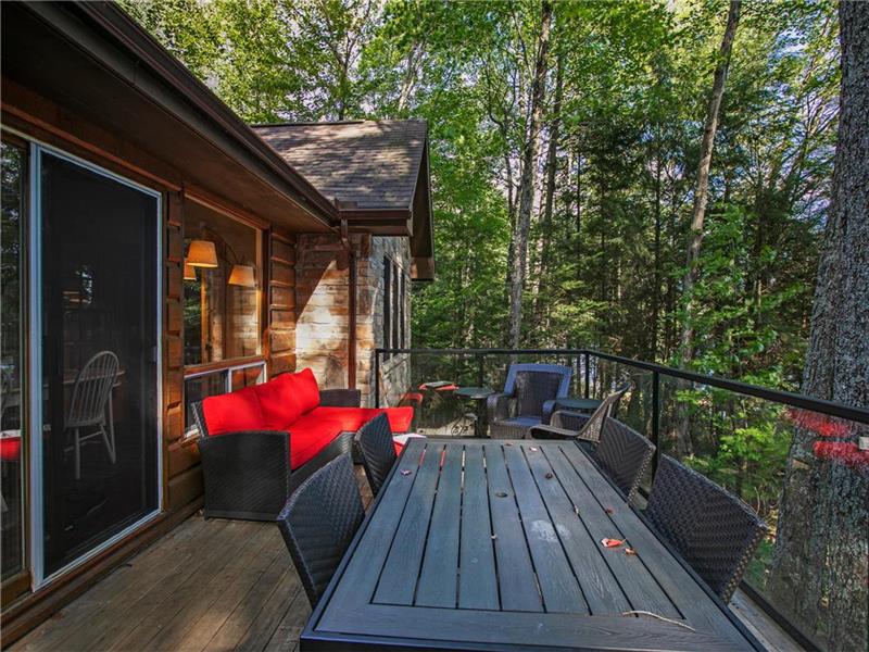 Beautiful waterfront cottage on Bracebridge Cottage Rental PL33002