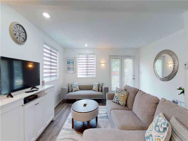 The Bluffs at Sunset, Bluewater Goderich Cottage Rental PL33025