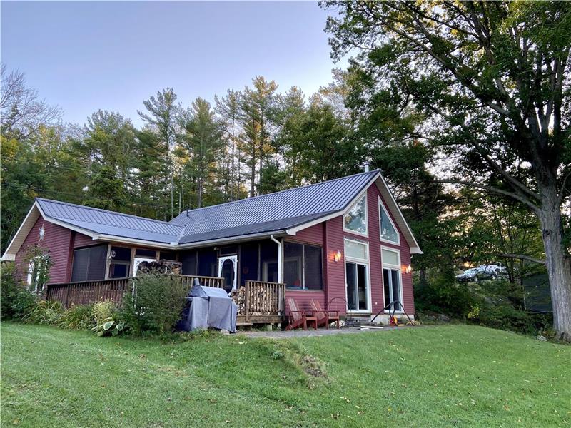 Breathtaking views at Cardinal Seeleys Bay Cottage Rental GL33035 CottagesInCanada