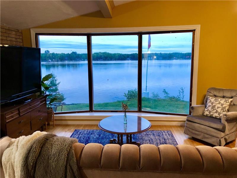 Very Large, Private Lakefront Lavigne Cottage Rental DI33253