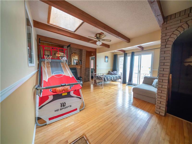 Very Large, Private Lakefront Lavigne Cottage Rental DI33253