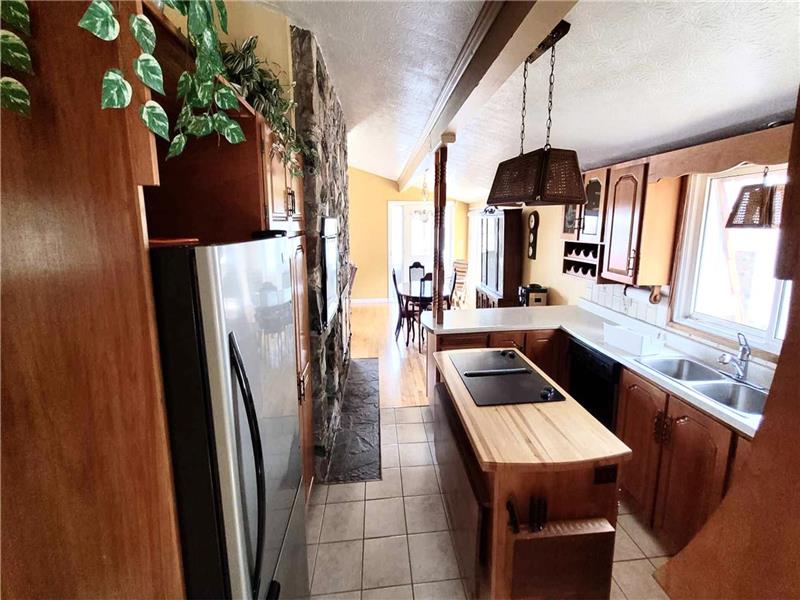 Very Large, Private Lakefront Lavigne Cottage Rental DI33253