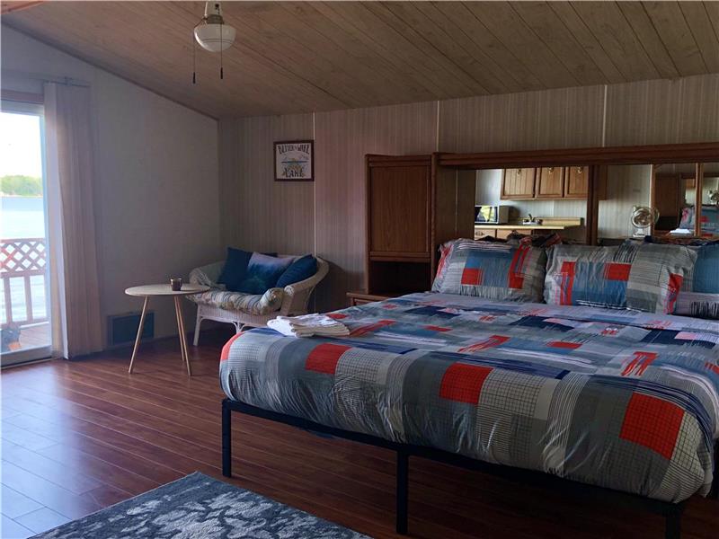 Very Large, Private Lakefront Lavigne Cottage Rental DI33253