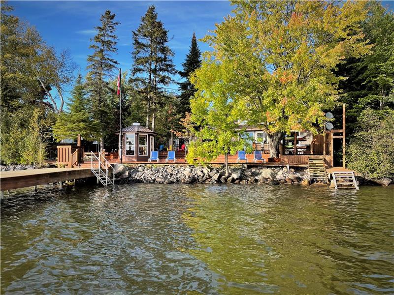 The Lakehouse Executive/Family Callander Cottage Rental DI33274