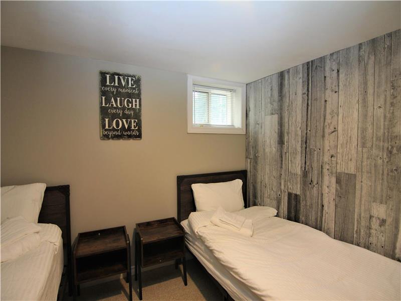 Cozy Cottage Life Omemee Cottage Rental GL33295 CottagesInCanada