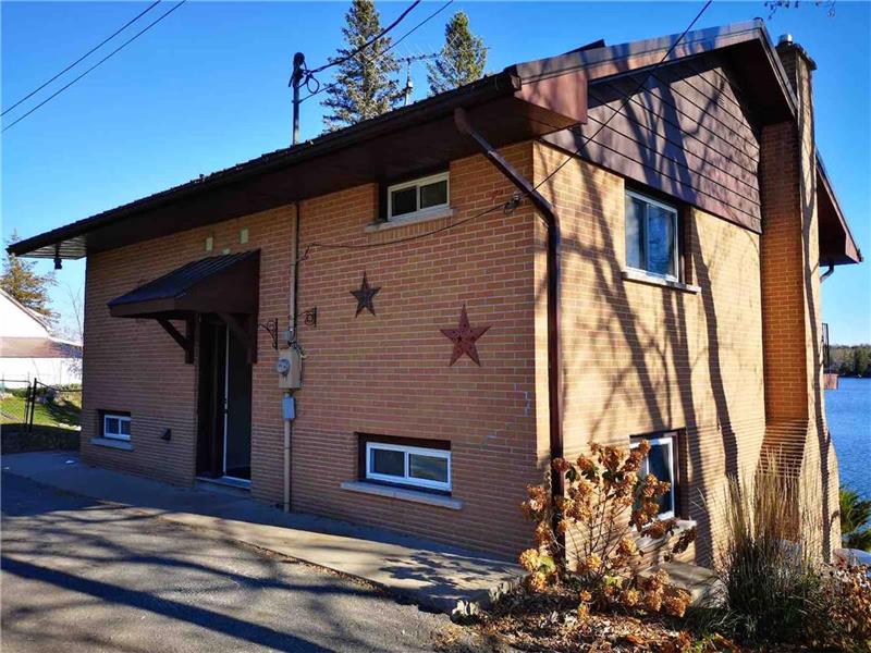 Verona Waterfront Cottage With Hot Verona Cottage Rental DI33349