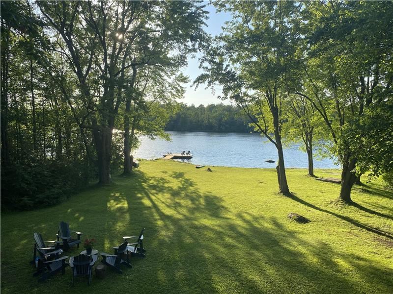 River Daze Bailieboro Cottage Rental DI33412 CottagesInCanada