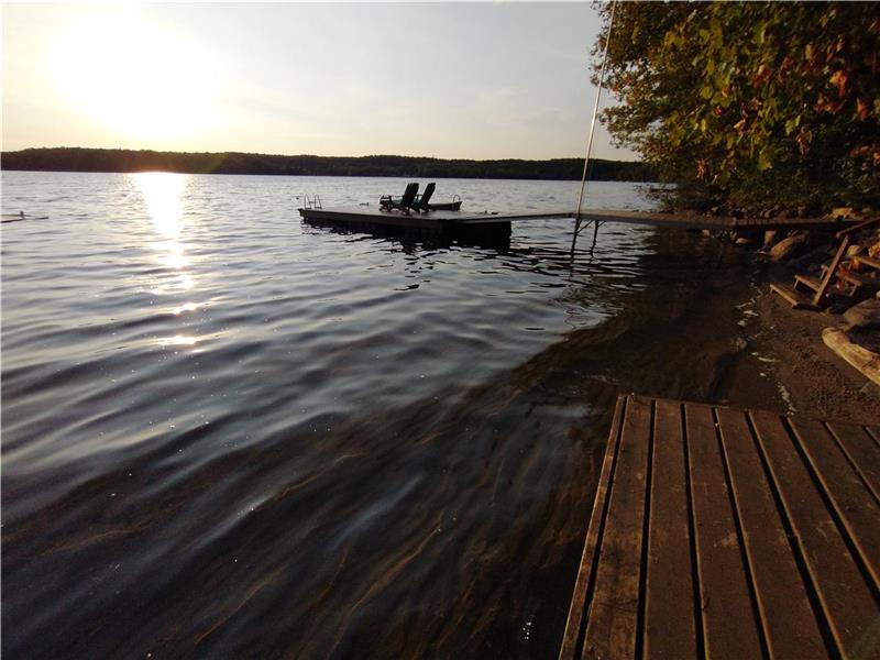 Cozy Weekenders Lakefront Cottage Minden Hills Cottage Rental GL33420 CottagesInCanada
