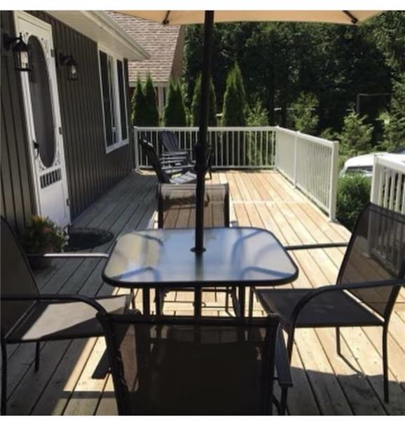 Huron Lakefront Cottage is located Kincardine Cottage Rental DI33517 CottagesInCanada Huron Lakefront Cottage is located Kincardine Cottage Rental DI33517 CottagesInCanada