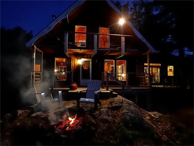 Muskoka Haven Coldwater Cottage Rental GL33564 CottagesInCanada