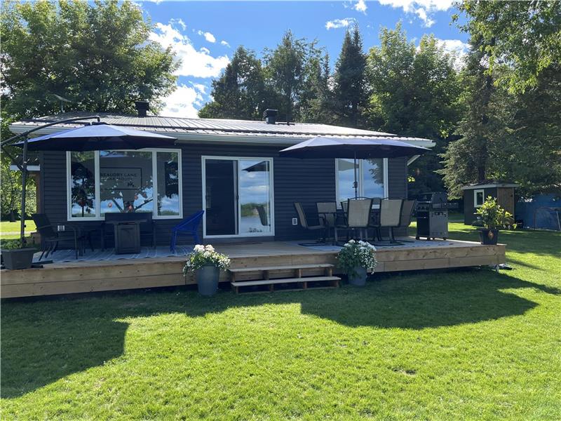 Waterfront Constant Lake House Eganville Cottage Rental GL33617