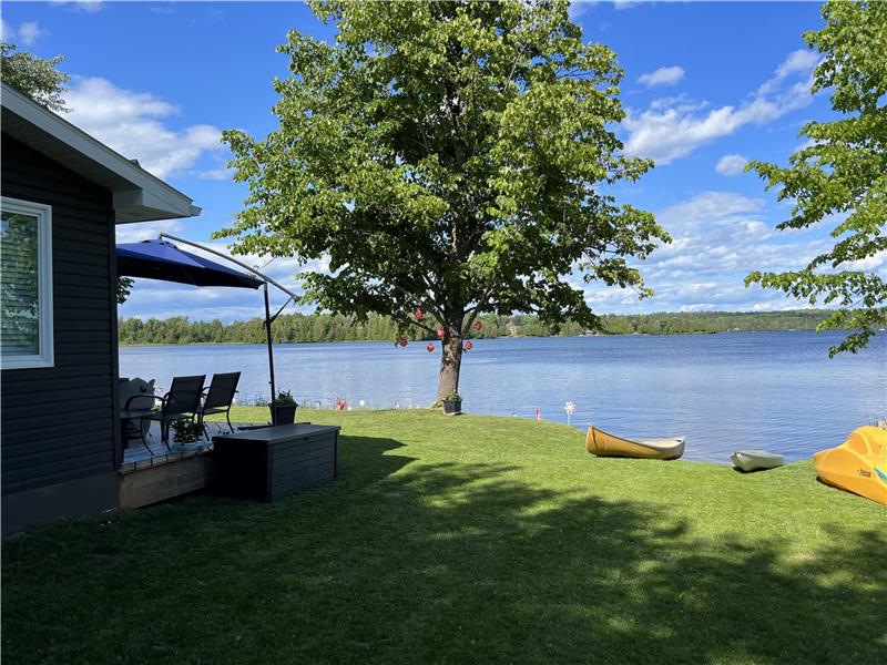 Waterfront Constant Lake House Eganville Cottage Rental GL33617