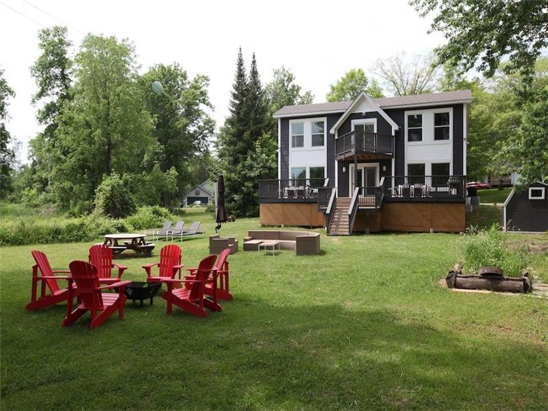 Entire Luxurious Waterfront Marmora Cottage Rental GL33674