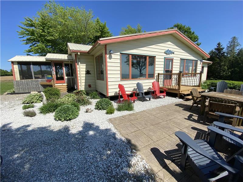 Bongo House Pelee Pelee Island Cottage Rental GL33739